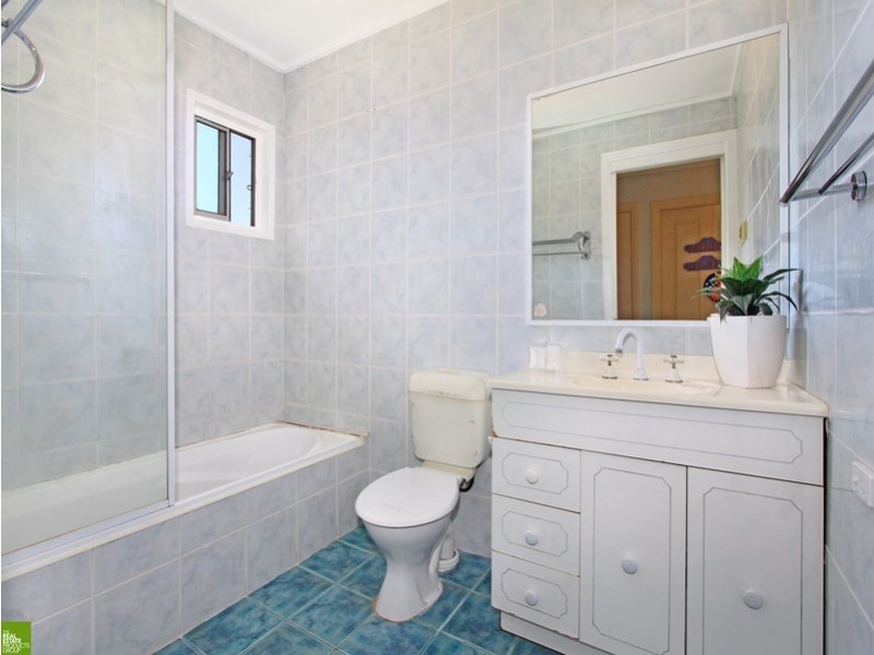 8 Jones Street, Mount Warrigal NSW 2528