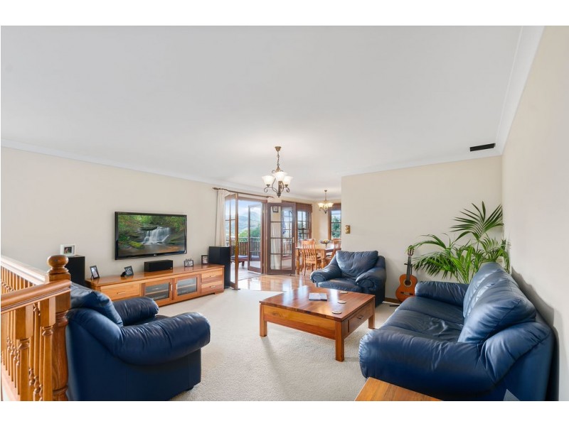 34 Taminga Crest, Cordeaux Heights NSW 2526