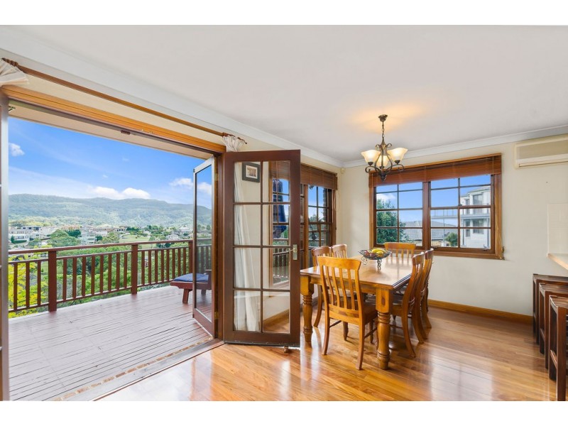 34 Taminga Crest, Cordeaux Heights NSW 2526