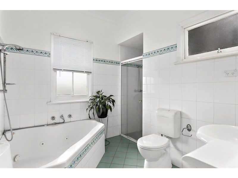6 Beresford Street, Coniston NSW 2500
