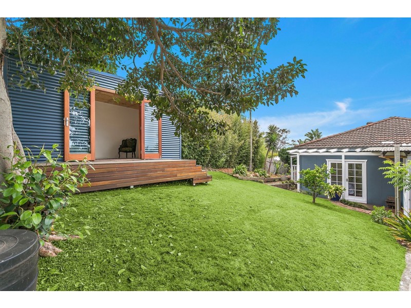 6 Beresford Street, Coniston NSW 2500