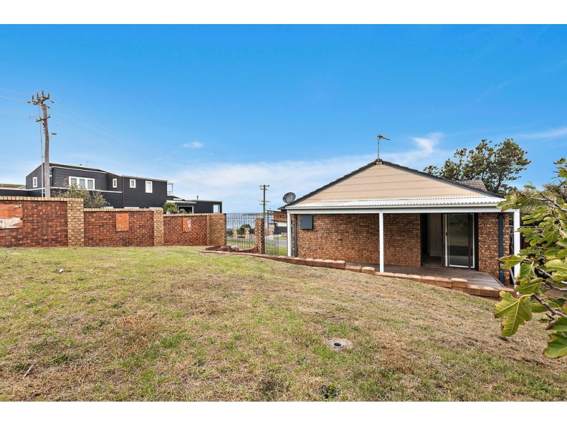 12 Corbett Avenue, Thirroul NSW 2515
