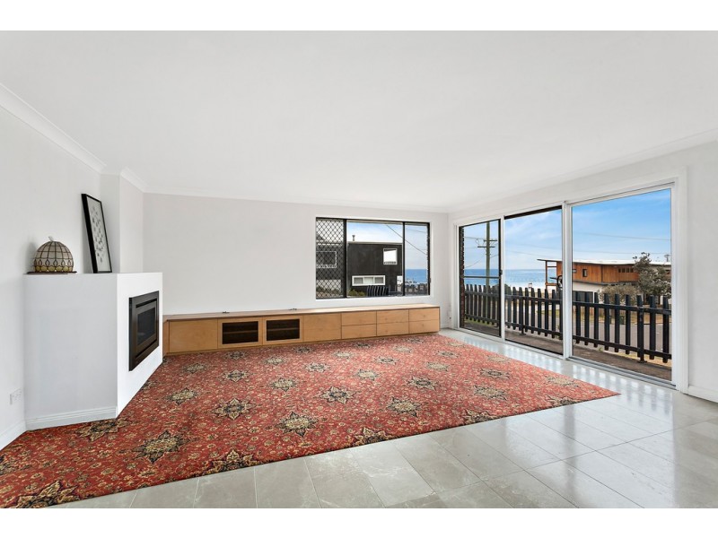 12 Corbett Avenue, Thirroul NSW 2515
