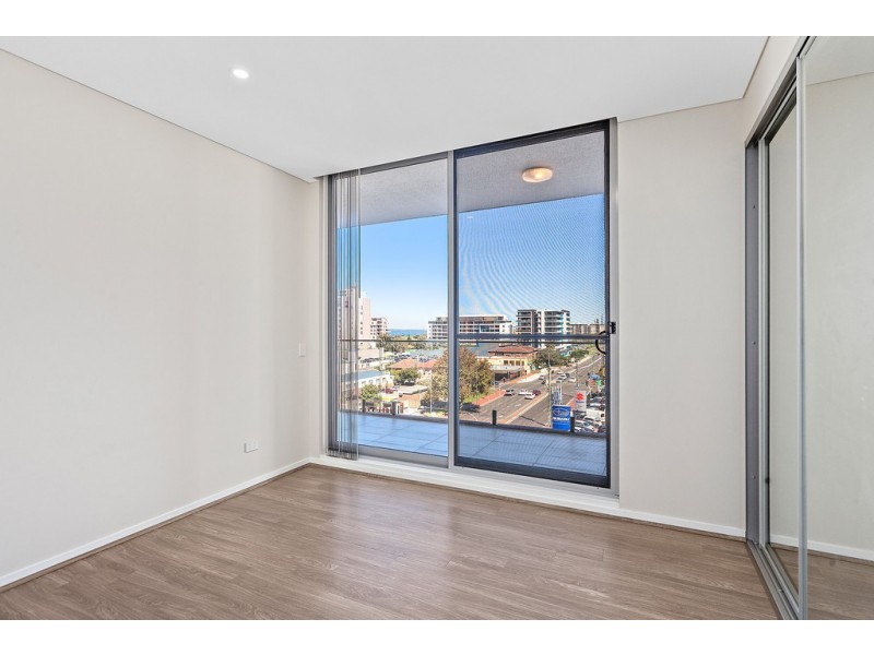 402/30 Burelli Street, Wollongong NSW 2500