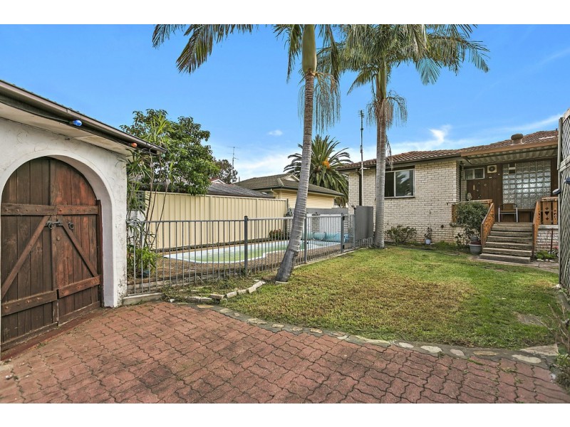 53 Phillip Crescent, Barrack Heights NSW 2528