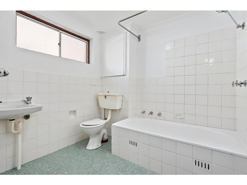 8/63 Gilmore Street, West Wollongong NSW 2500