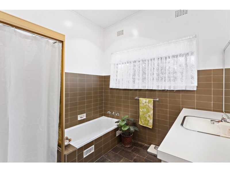 27 Spinks Road, East Corrimal NSW 2518