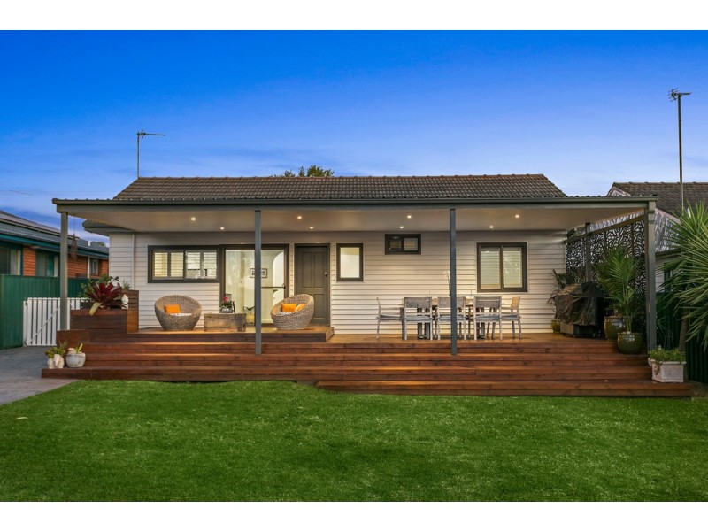 14 Deakin Street, Oak Flats NSW 2529