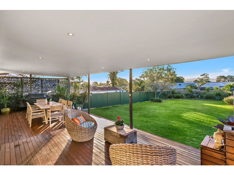 14 Deakin Street, Oak Flats NSW 2529