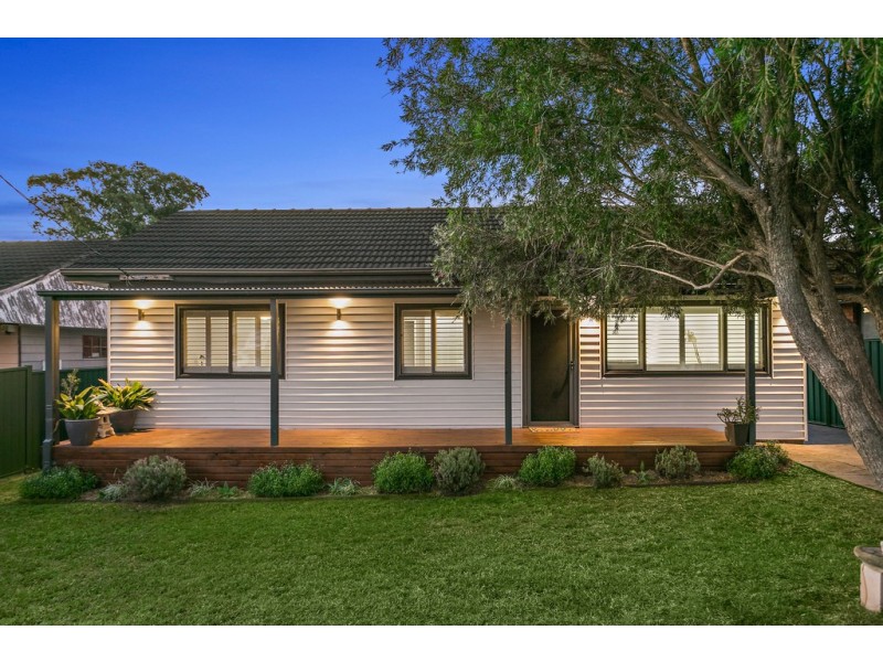 14 Deakin Street, Oak Flats NSW 2529