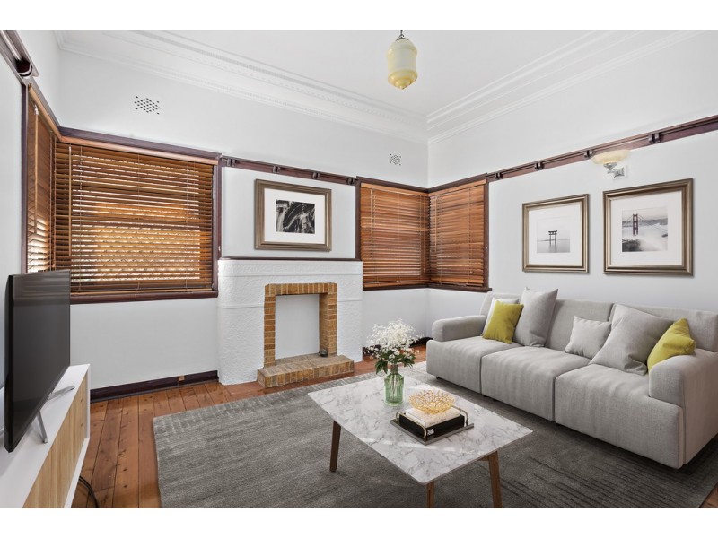 27 Rowland Avenue, Wollongong NSW 2500