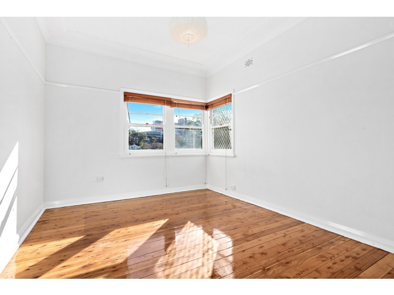 27 Rowland Avenue, Wollongong NSW 2500