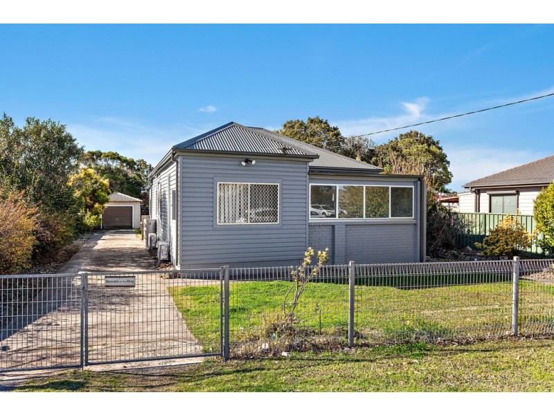 7 Tannery Street, Unanderra NSW 2526