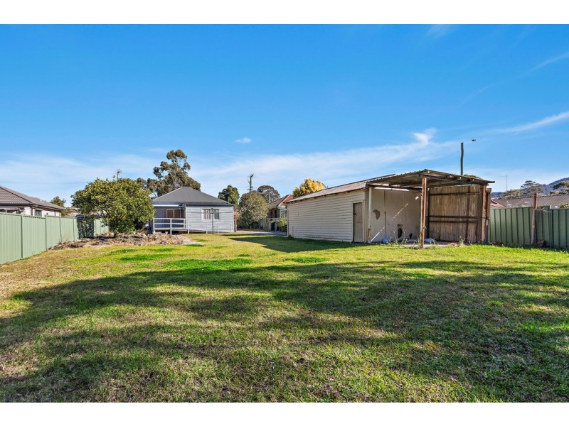 7 Tannery Street, Unanderra NSW 2526