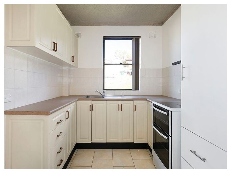 1/42 Rowland Avenue, Wollongong NSW 2500