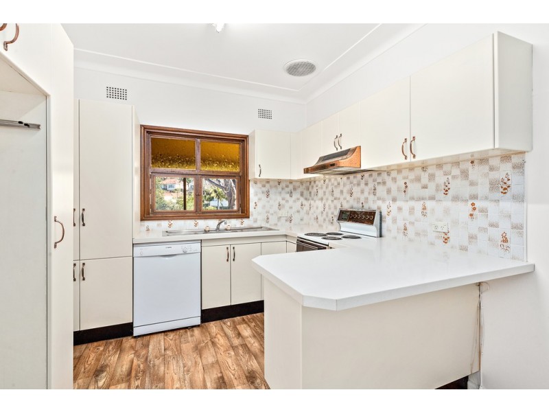 11 Alkera Crescent, West Wollongong NSW 2500