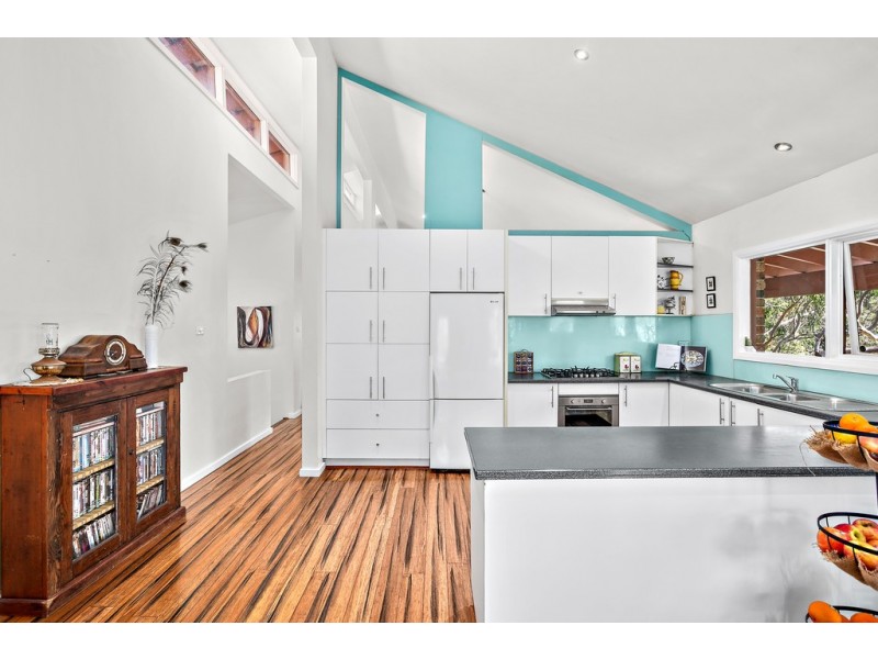 4 Koombala Grove, Cordeaux Heights NSW 2526