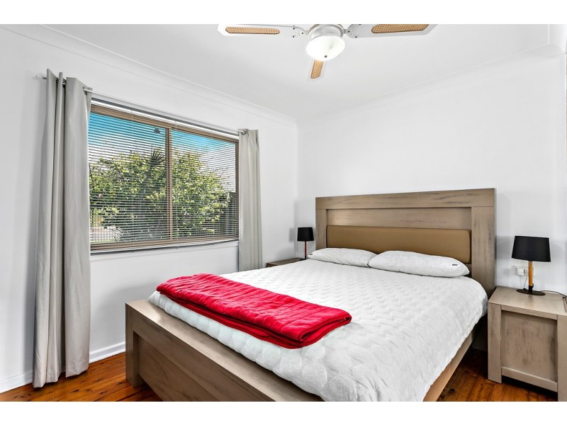 8 Jones Avenue, Mount Warrigal NSW 2528