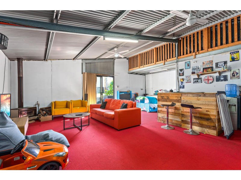 8 Jones Avenue, Mount Warrigal NSW 2528