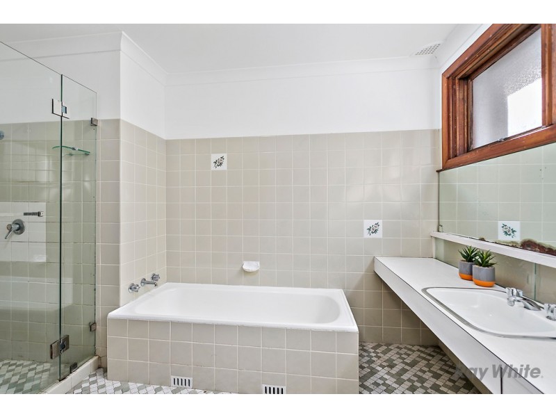 247 Gipps Road, Keiraville NSW 2500
