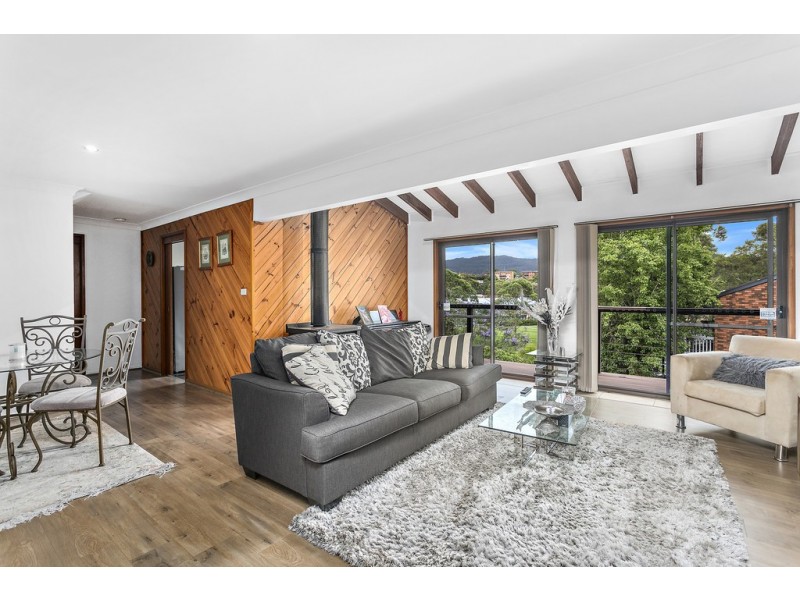 4 Heeterra Place, Cordeaux Heights NSW 2526