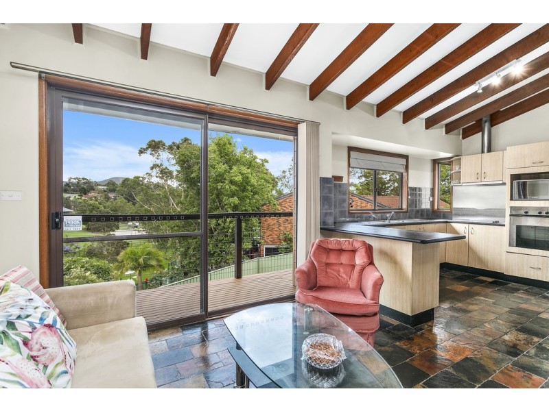 4 Heeterra Place, Cordeaux Heights NSW 2526