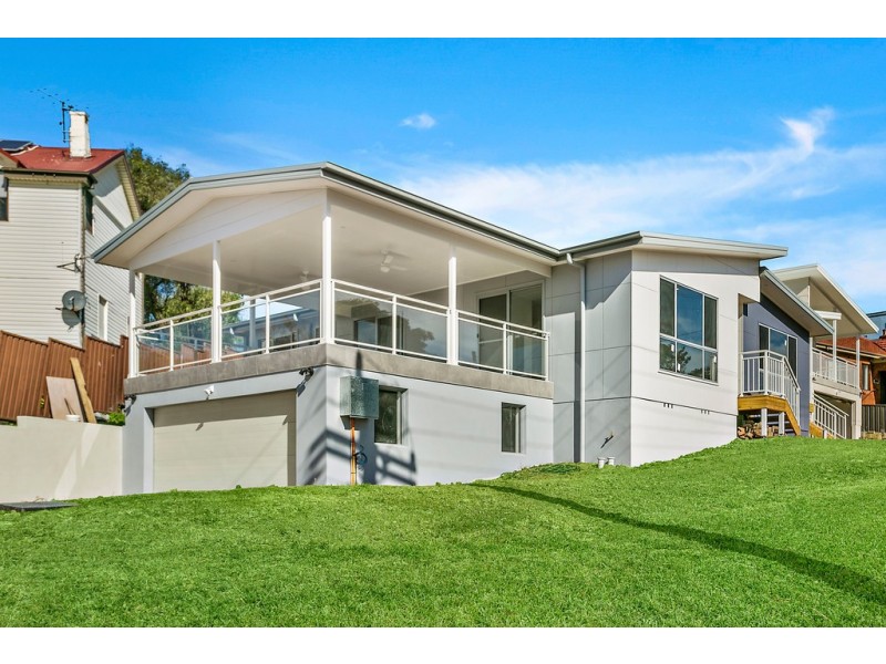 1and1A Robertson Street, Port Kembla NSW 2505