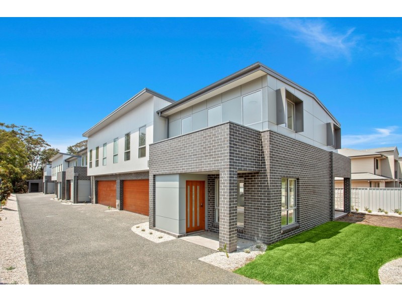 2/24 Greenacre Road, Wollongong NSW 2500