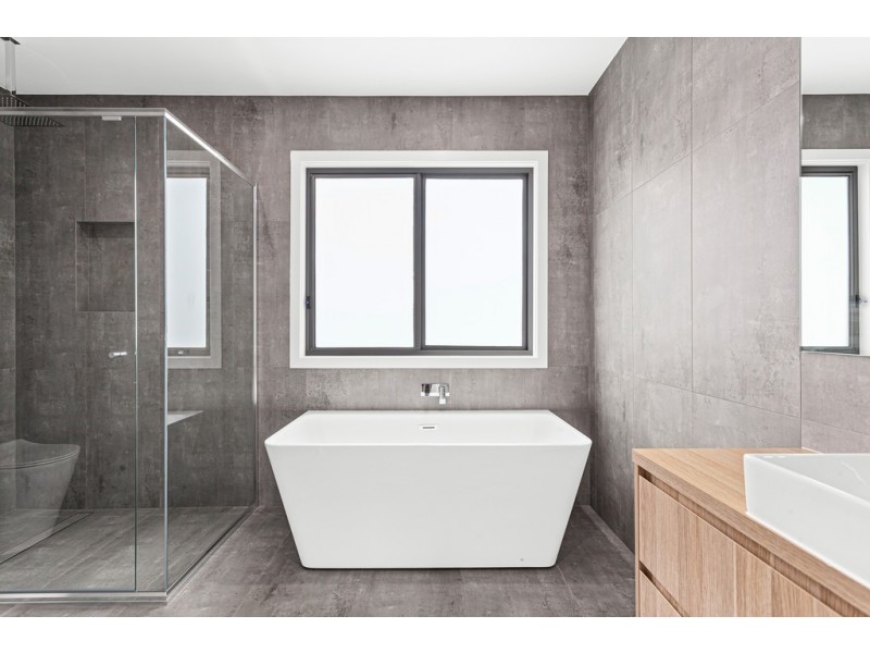 2/24 Greenacre Road, Wollongong NSW 2500