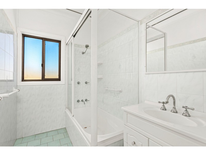 3 Armstrong Street, West Wollongong NSW 2500