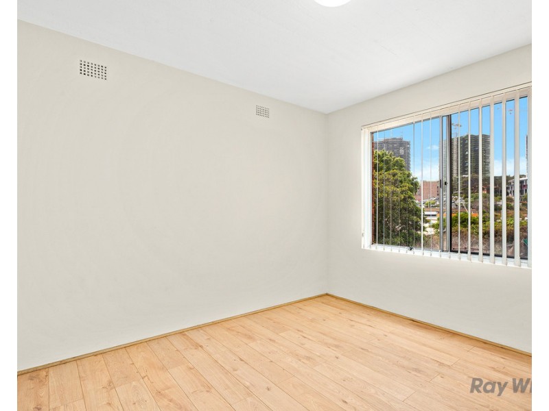 8/15 Robinson Street, Wollongong NSW 2500