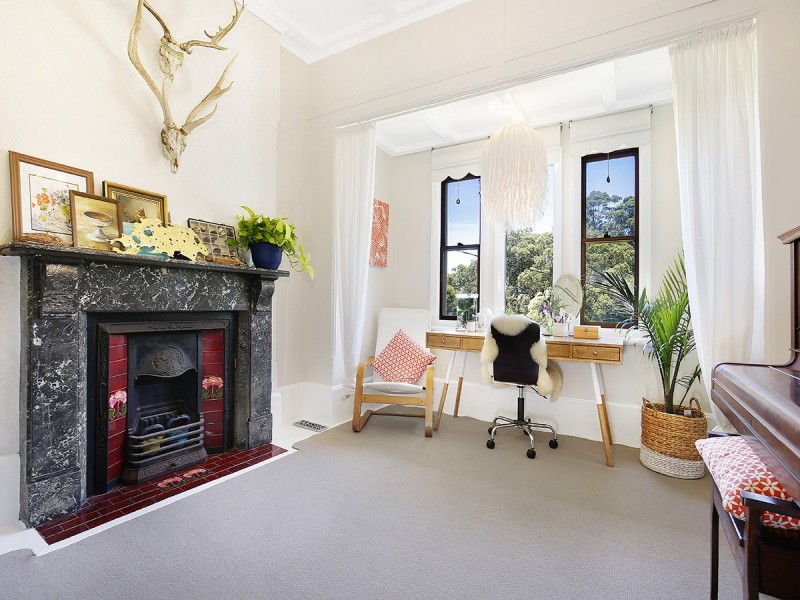 48 Robertson Street, Coniston NSW 2500