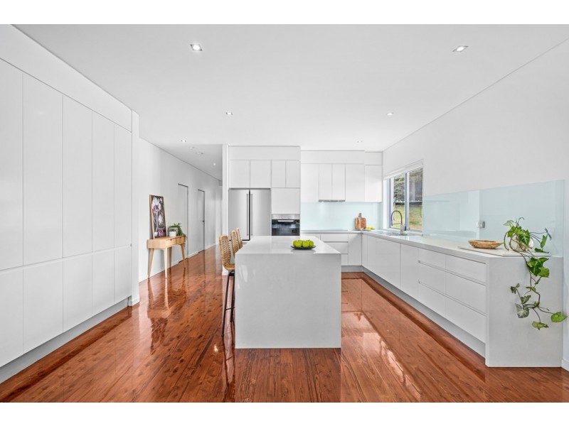 54 Bruce Street, Unanderra NSW 2526