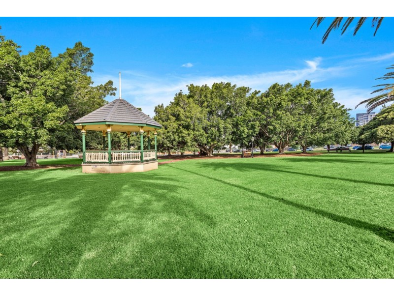 201/27 Harbour Street, Wollongong NSW 2500