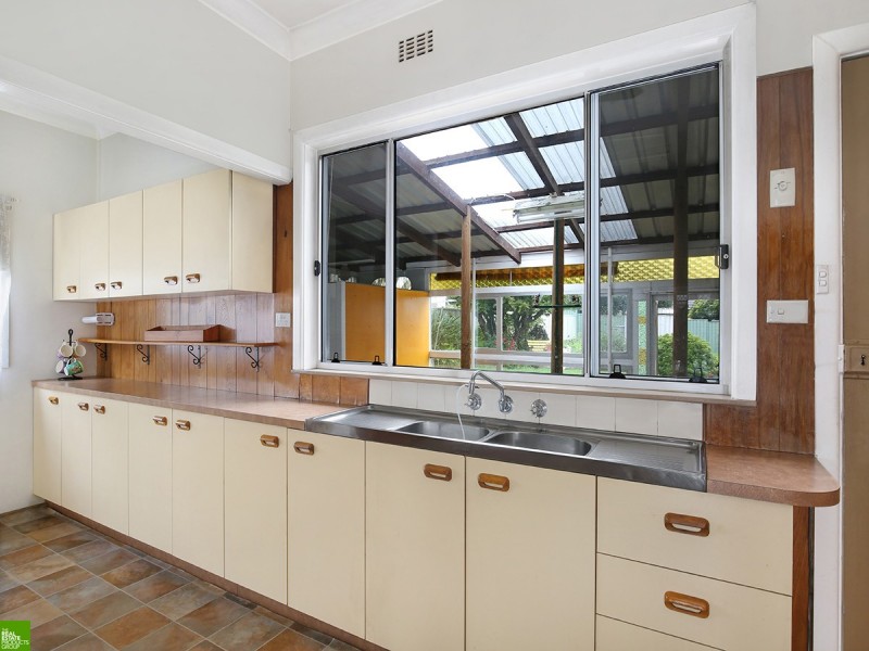 13 Brooker Street, Tarrawanna NSW 2518