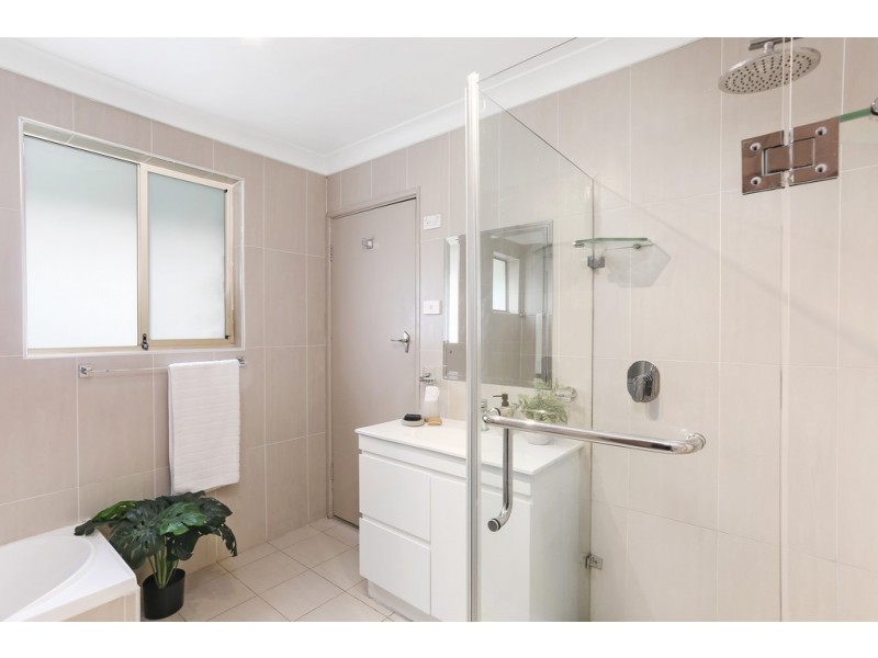 19 McAndrew Crescent, Mangerton NSW 2500