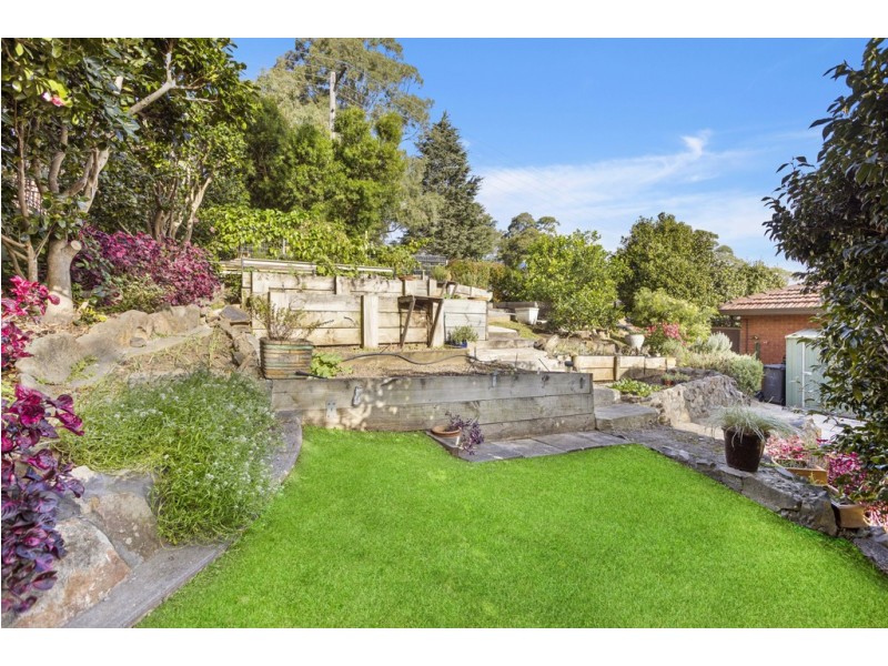 19 McAndrew Crescent, Mangerton NSW 2500