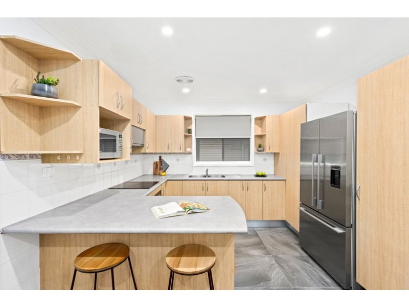 7 Mirrabooka Road, Lake Heights NSW 2502