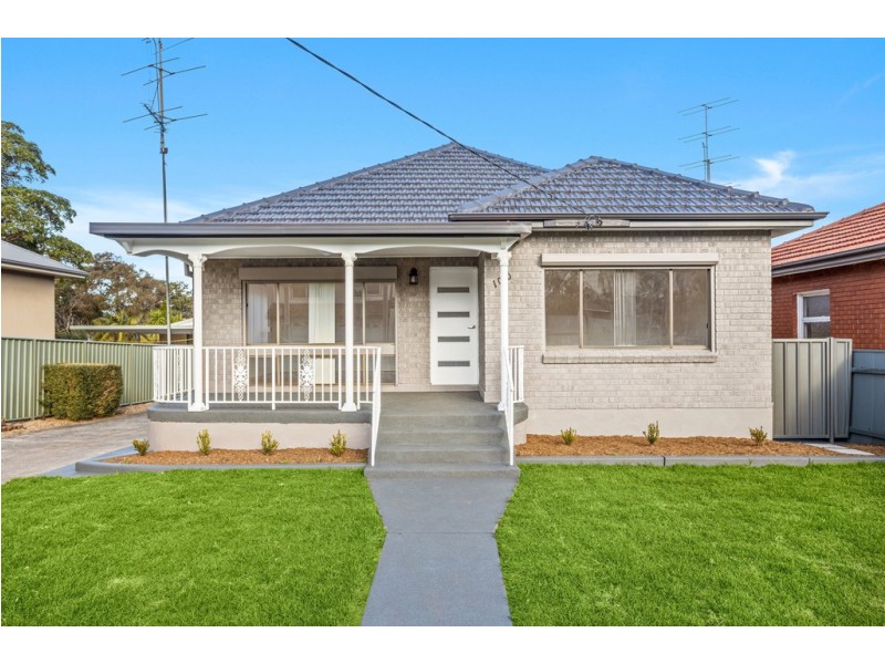 100 Hopewood Crescent, Fairy Meadow NSW 2519