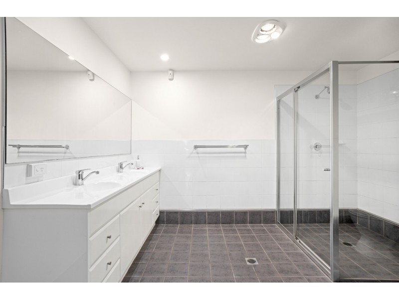 56 Beverley Avenue, Unanderra NSW 2526