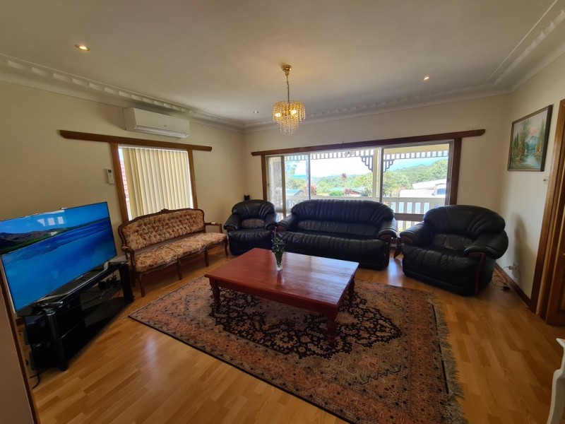 82 Gahans Avenue, Woonona NSW 2517