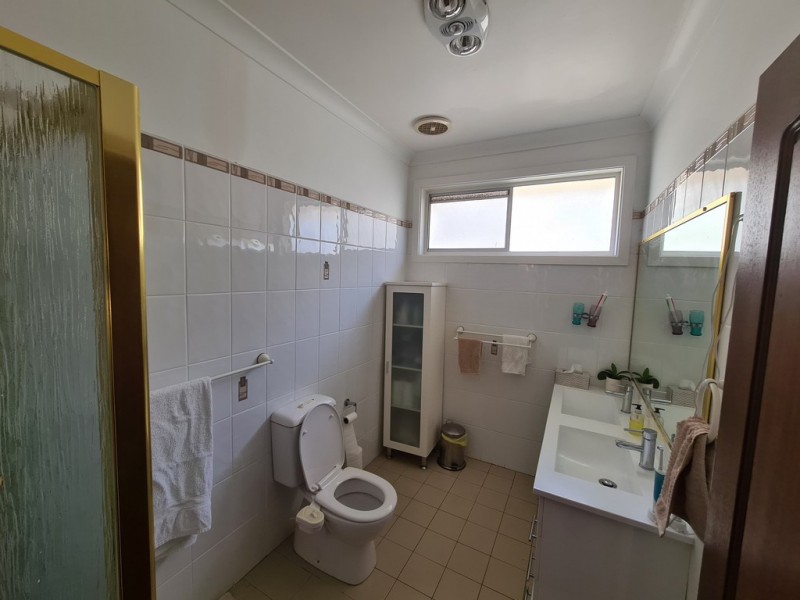 82 Gahans Avenue, Woonona NSW 2517