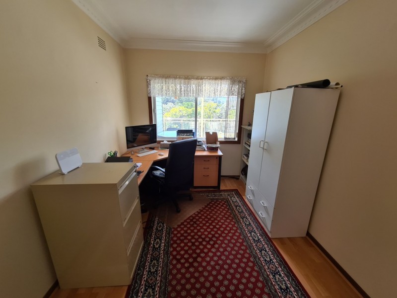 82 Gahans Avenue, Woonona NSW 2517