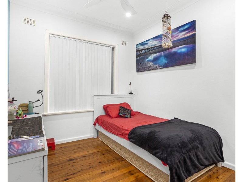43 Beatus Street, Unanderra NSW 2526