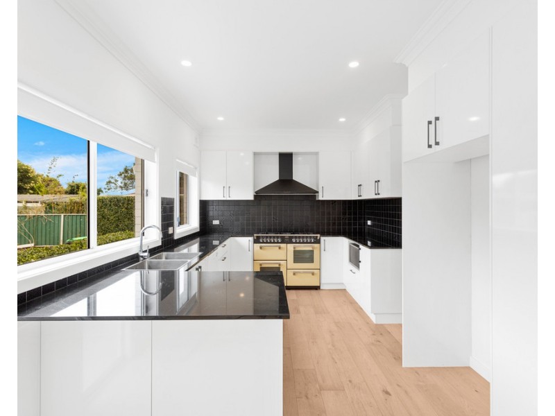 54 Cabbage Tree Lane, Fairy Meadow NSW 2519