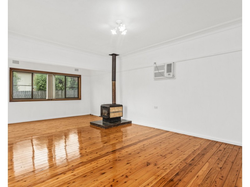 3 Armstrong Street, West Wollongong NSW 2500