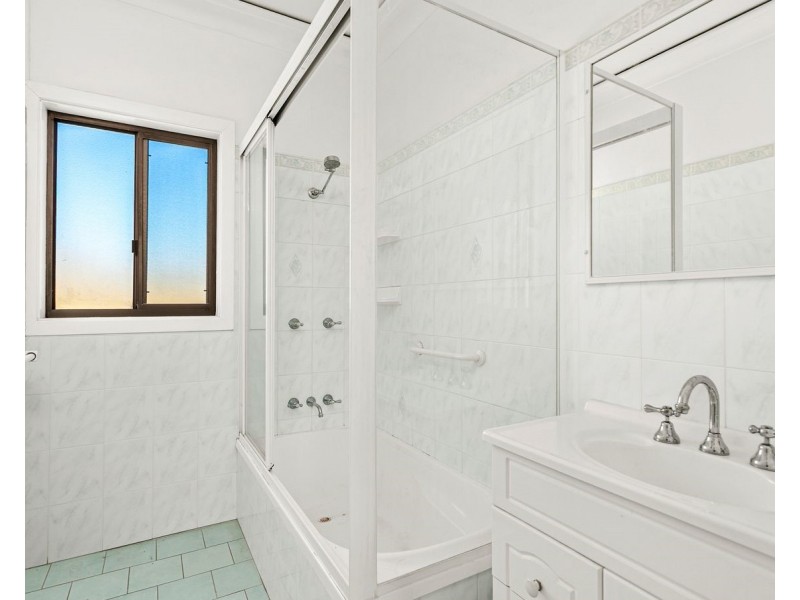 3 Armstrong Street, West Wollongong NSW 2500