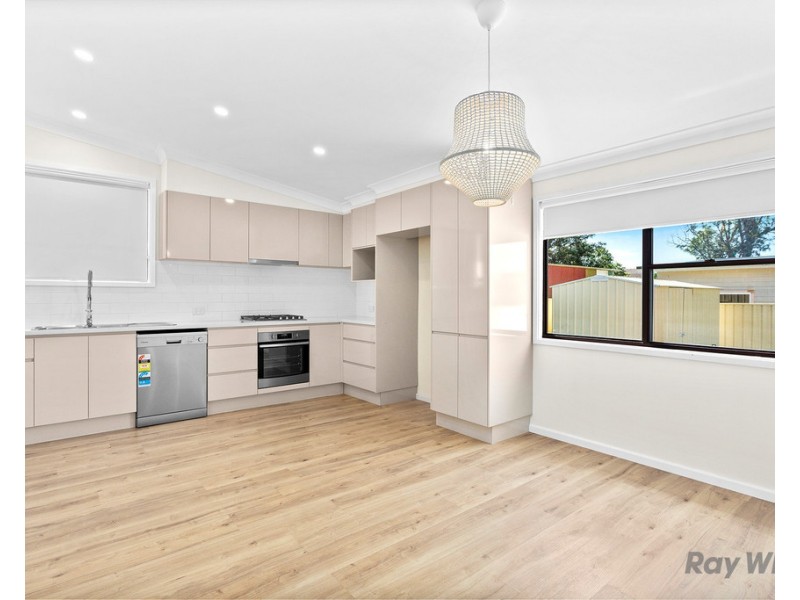 18 Fisher Street, Oak Flats NSW 2529