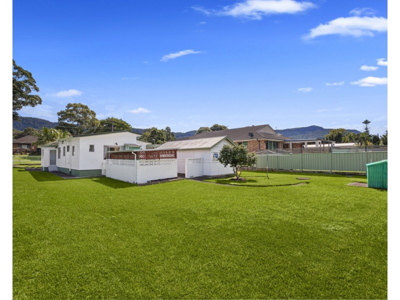 83 Russell Street, Balgownie NSW 2519