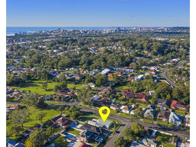 83 Russell Street, Balgownie NSW 2519